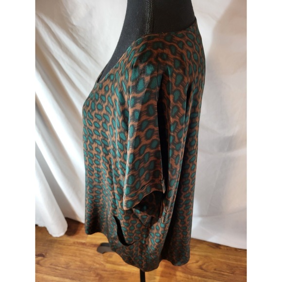Lilu Size L Silk Leopard Print S/S Blouse - Picture 3 of 5